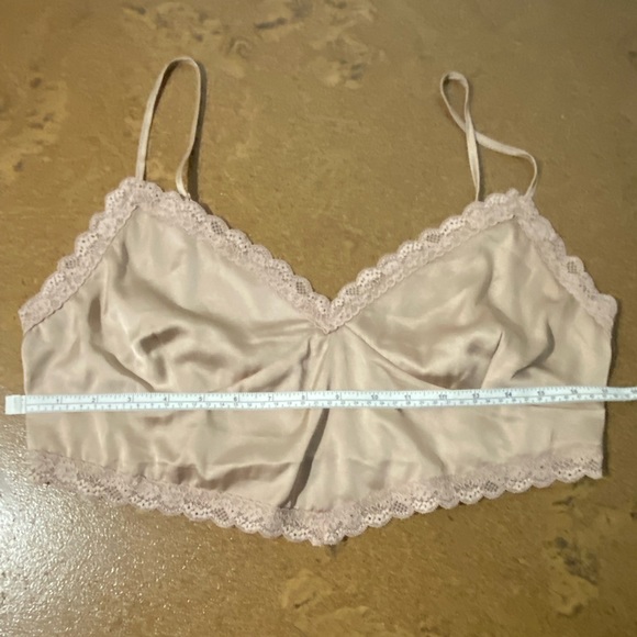 Lace Strap Crop Top - Picture 3 of 6